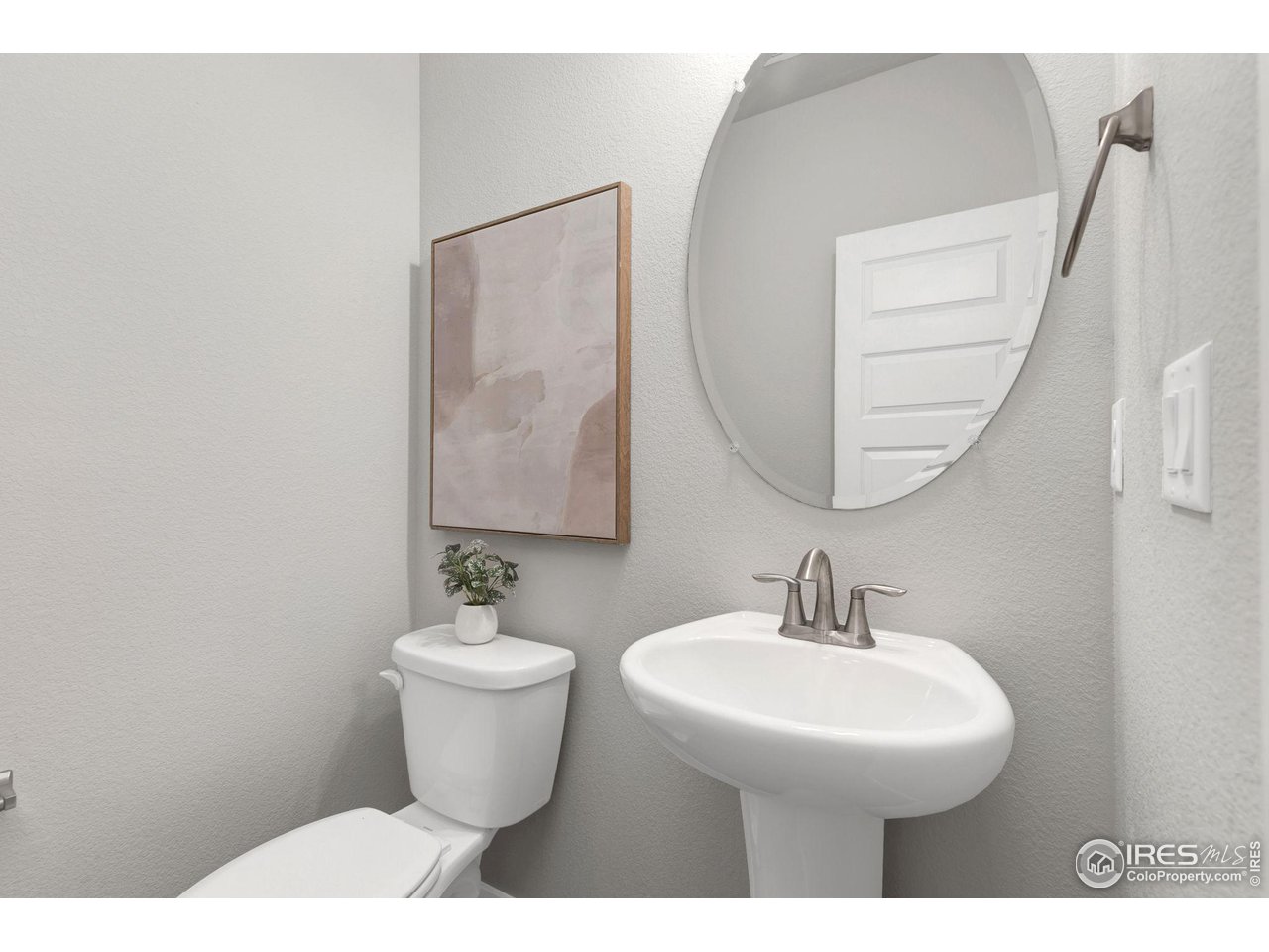 1229 Lily Mountain Rd