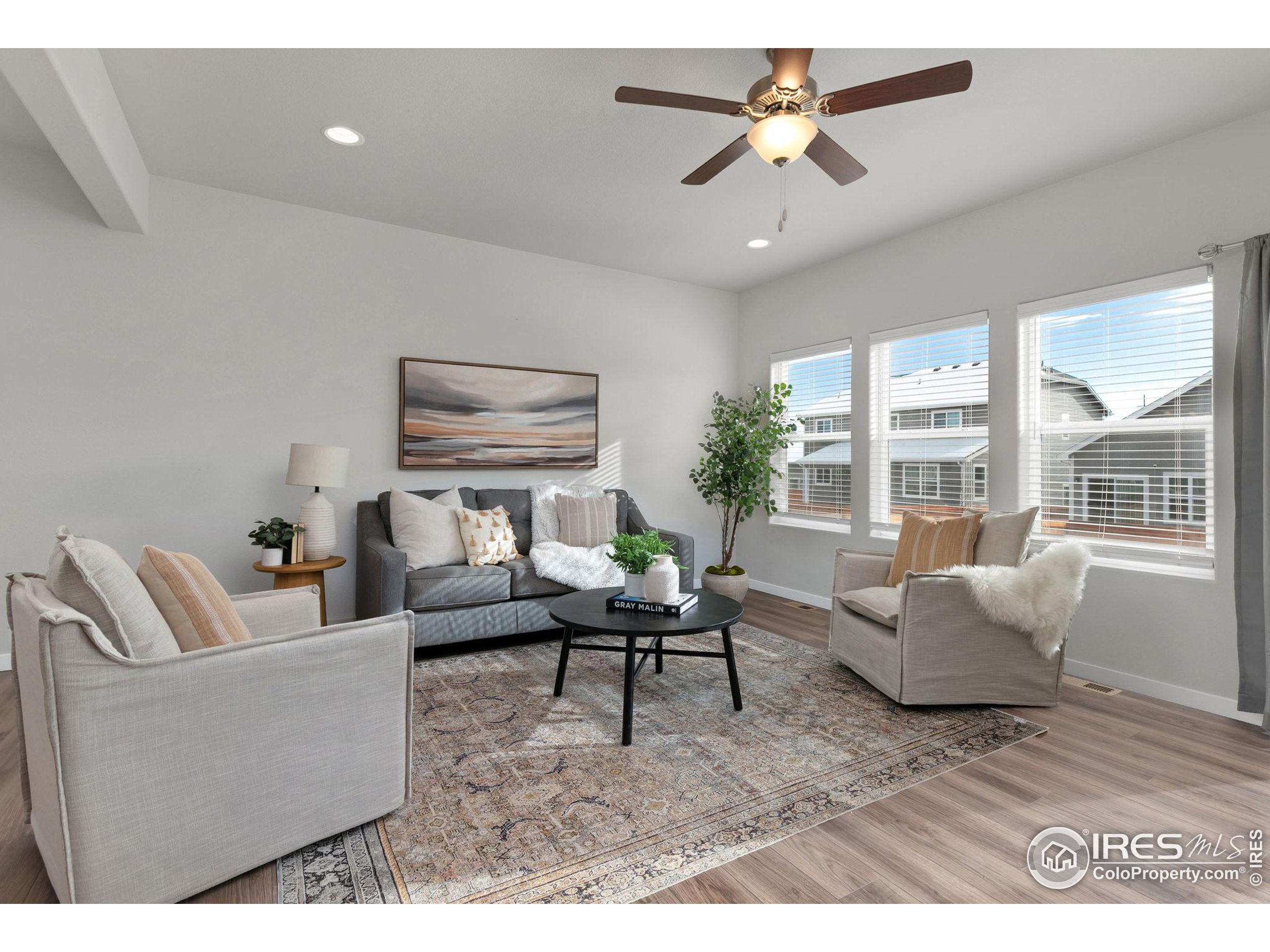 1229 Lily Mountain Rd