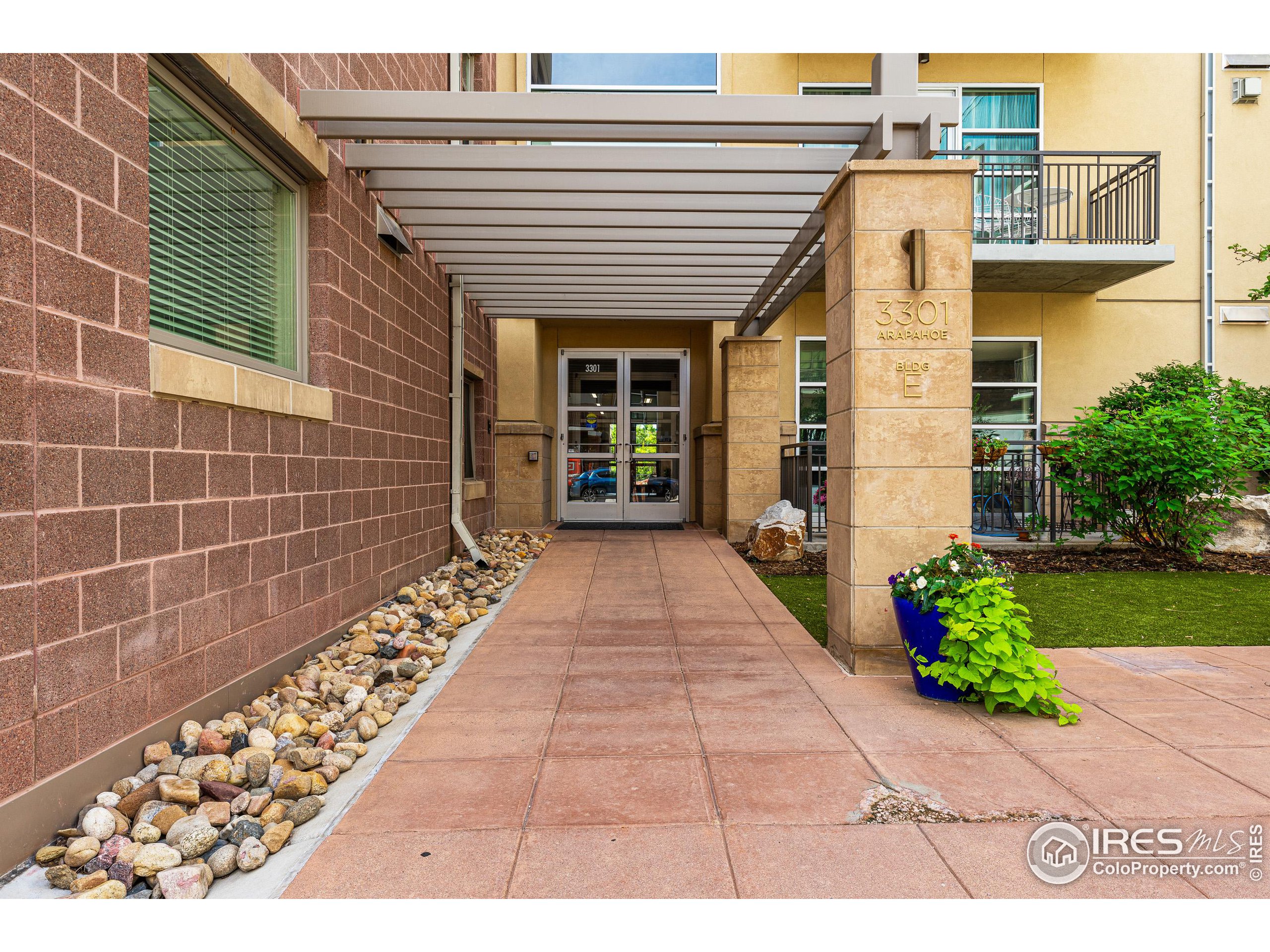 3301 Arapahoe Ave Unit: 422
