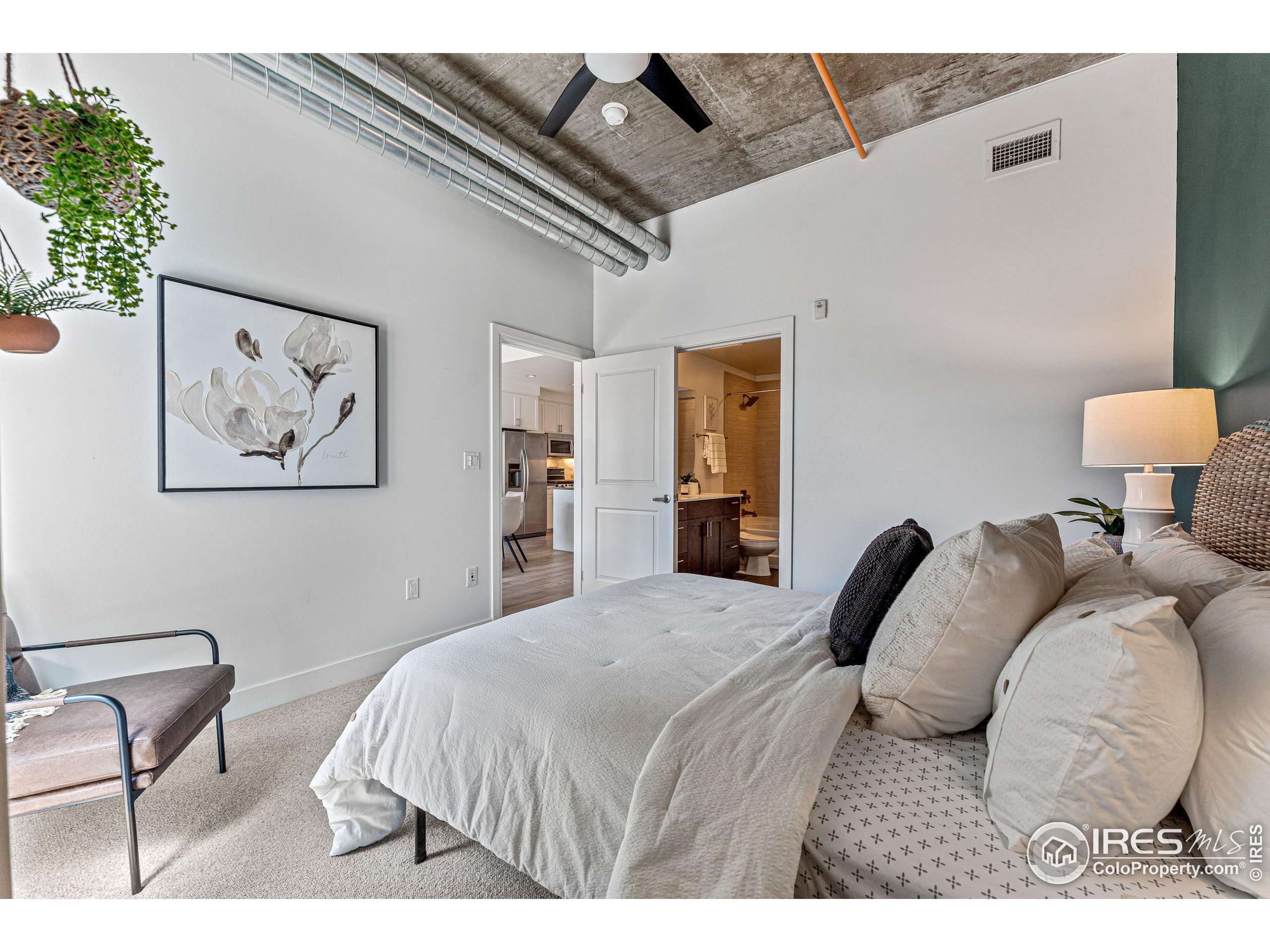 3301 Arapahoe Ave Unit: 422