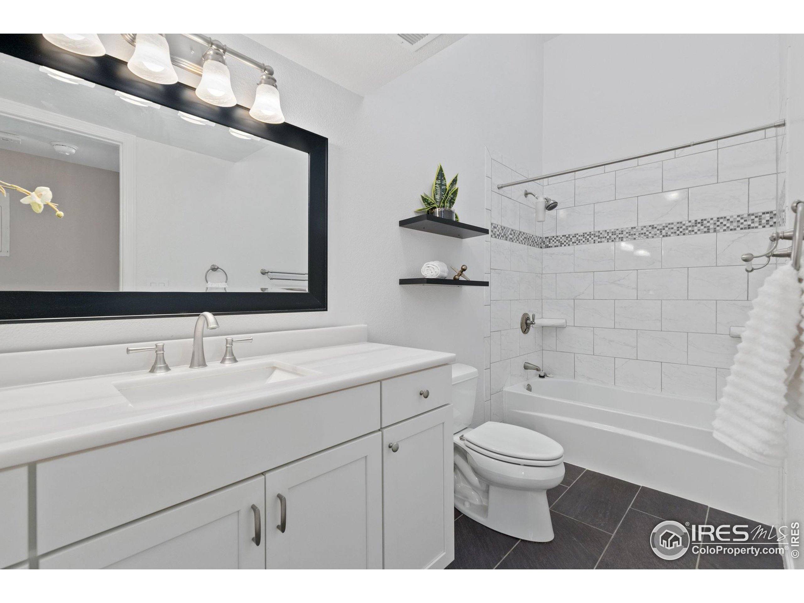 5934 Gunbarrel Ave Unit: C