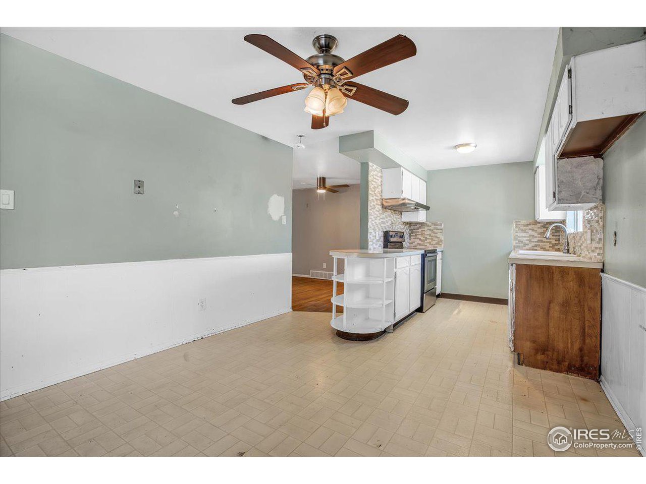 230 Seminole Dr