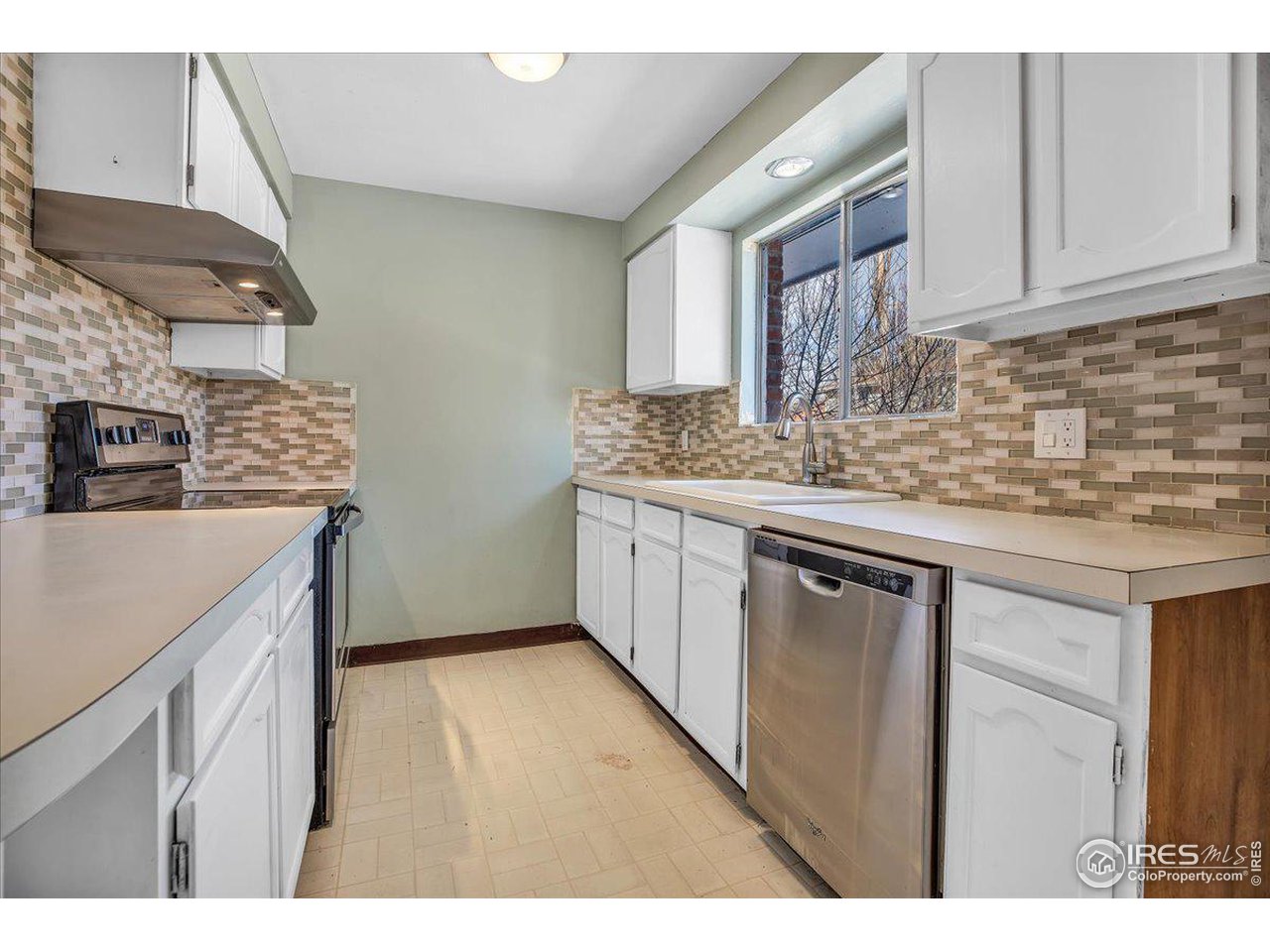 230 Seminole Dr