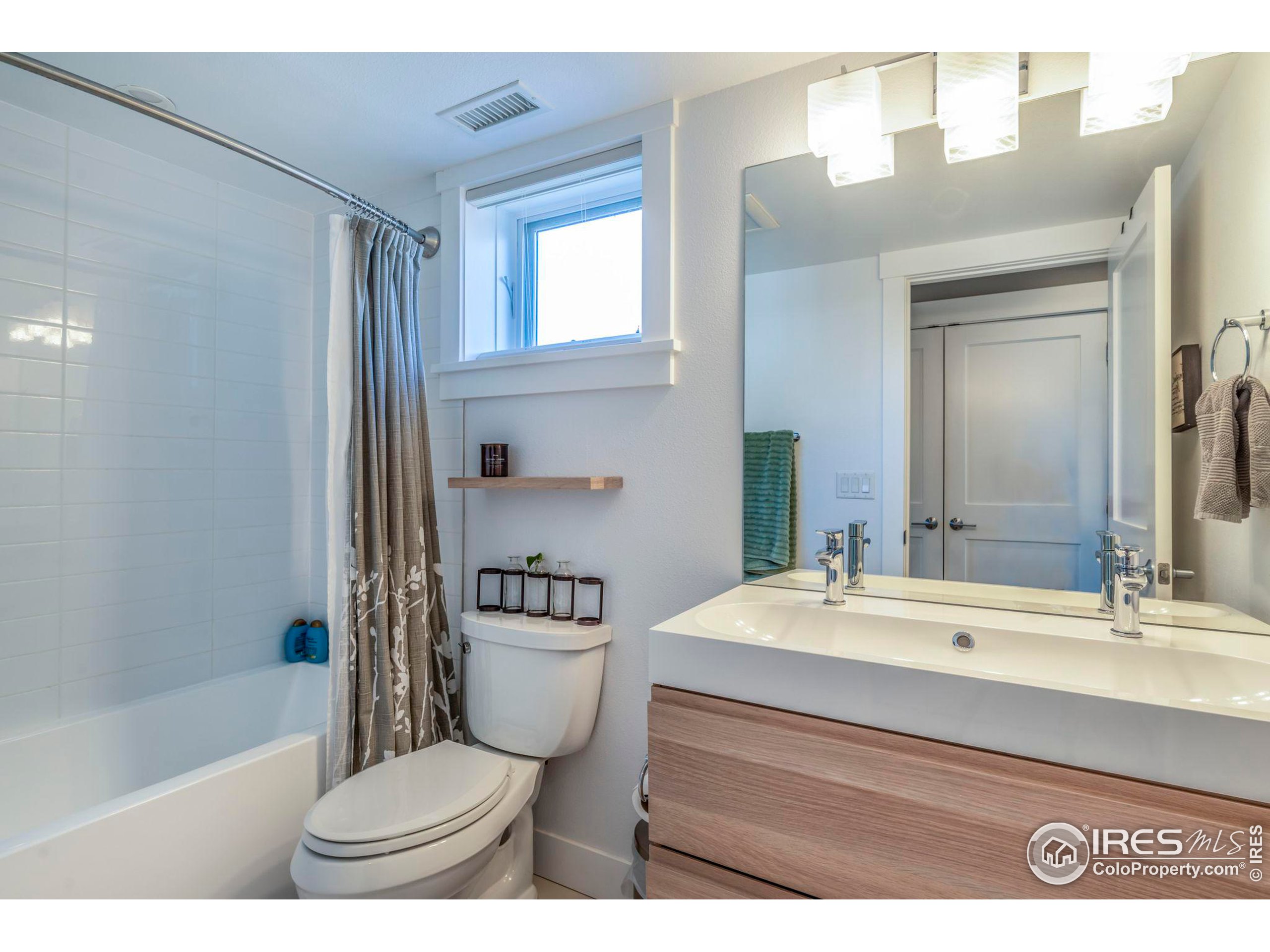 2058 Walnut St Unit: A