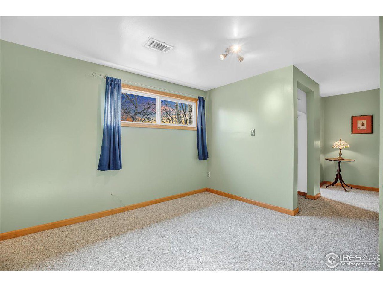 716 Ithaca Dr
