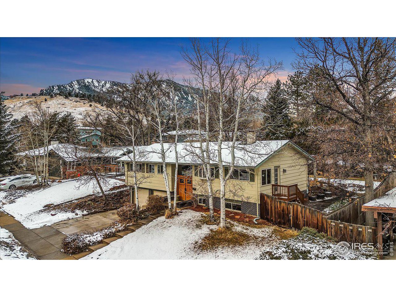 716 Ithaca Dr