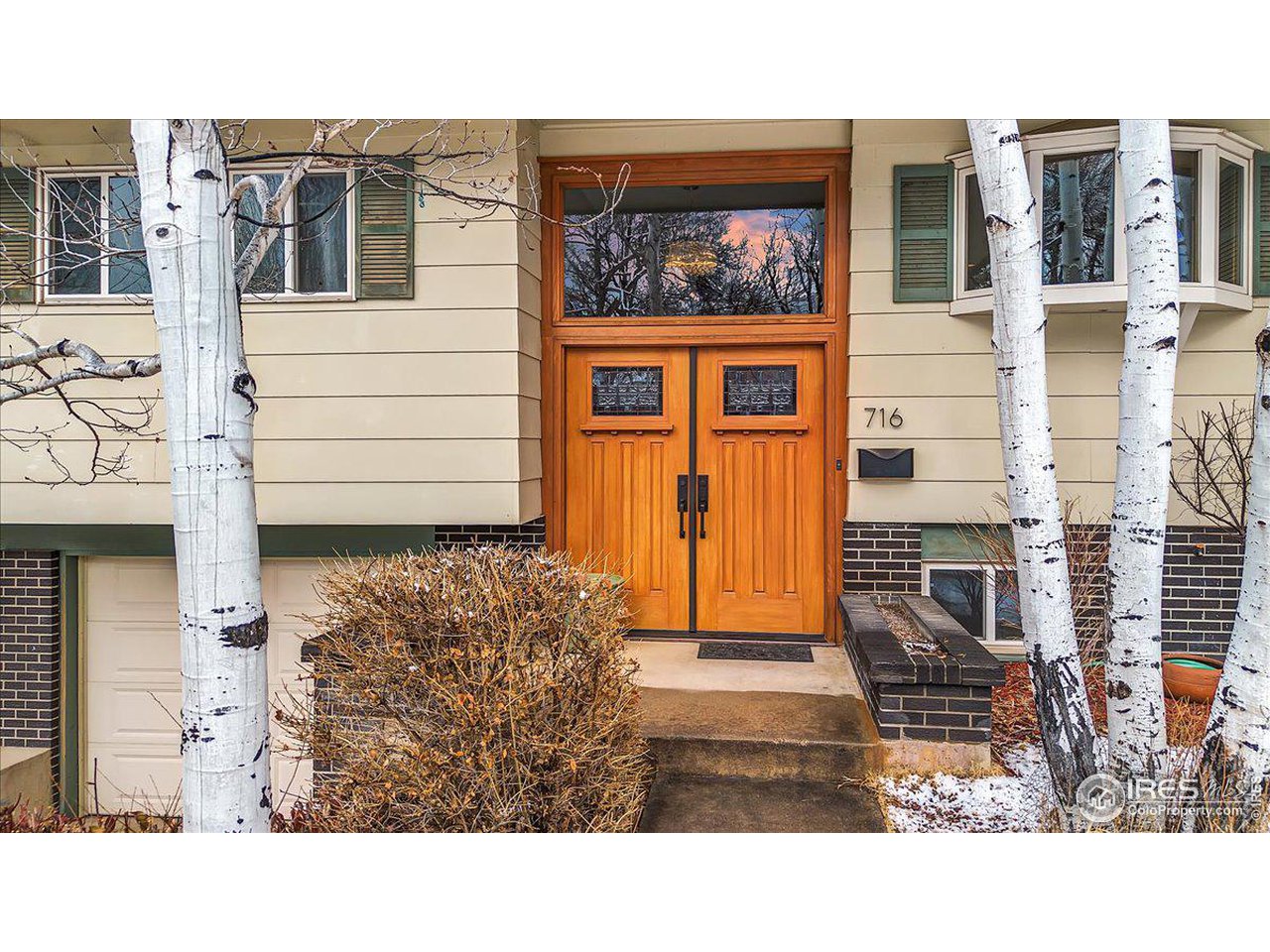 716 Ithaca Dr