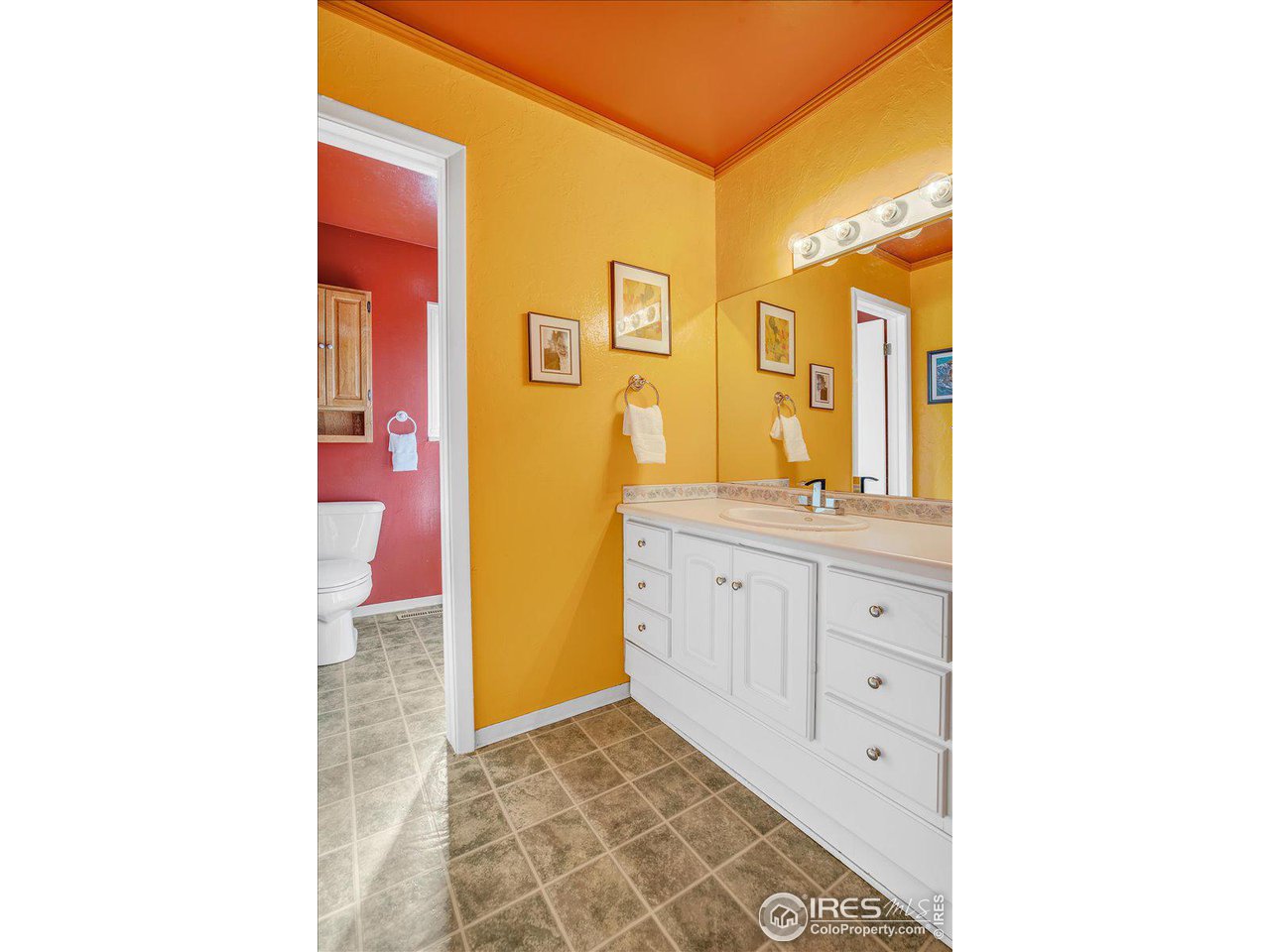 716 Ithaca Dr
