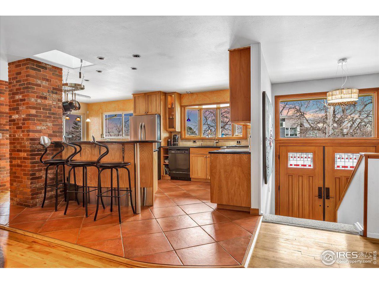 716 Ithaca Dr