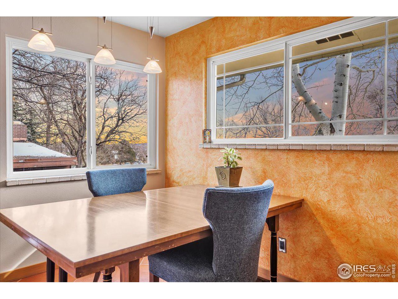 716 Ithaca Dr
