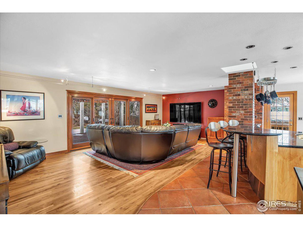 716 Ithaca Dr