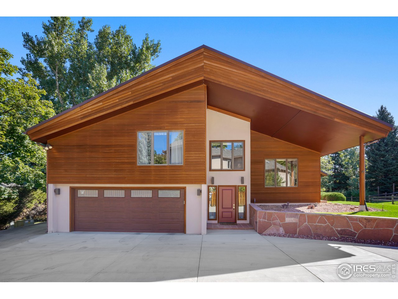845 Poplar Ave
