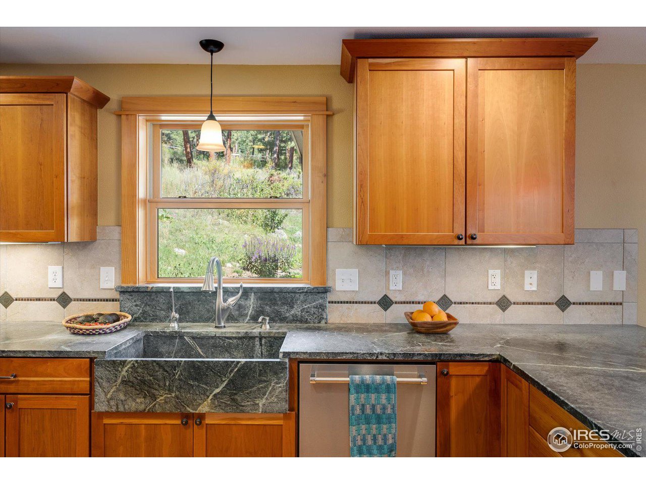 845 Cold Springs Rd