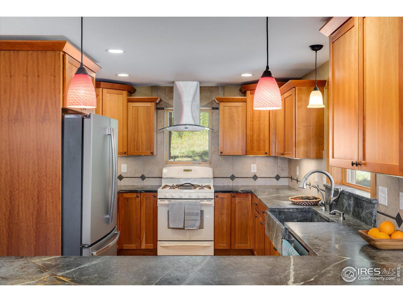 845 Cold Springs Rd