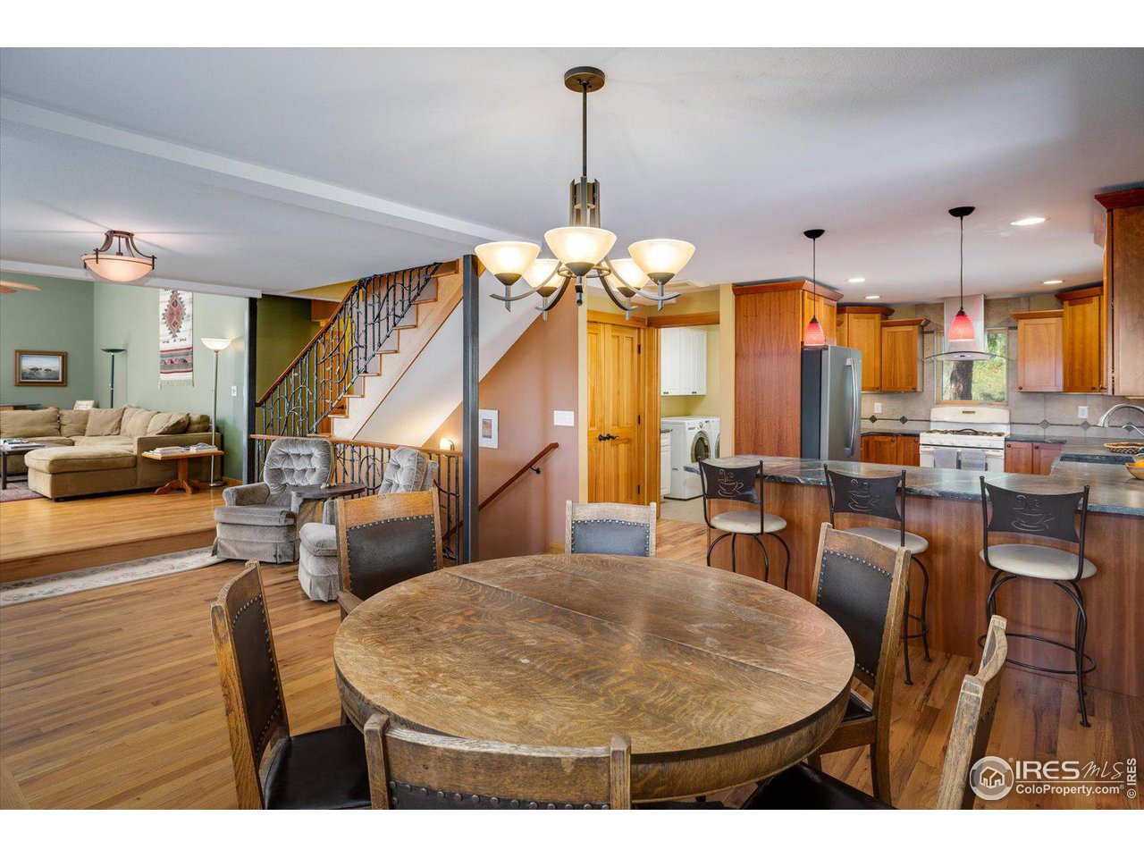 845 Cold Springs Rd