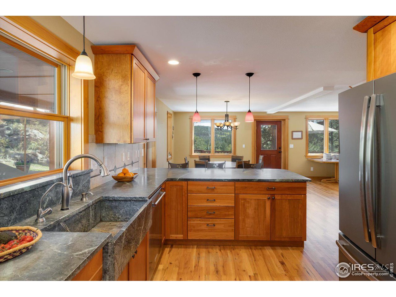 845 Cold Springs Rd