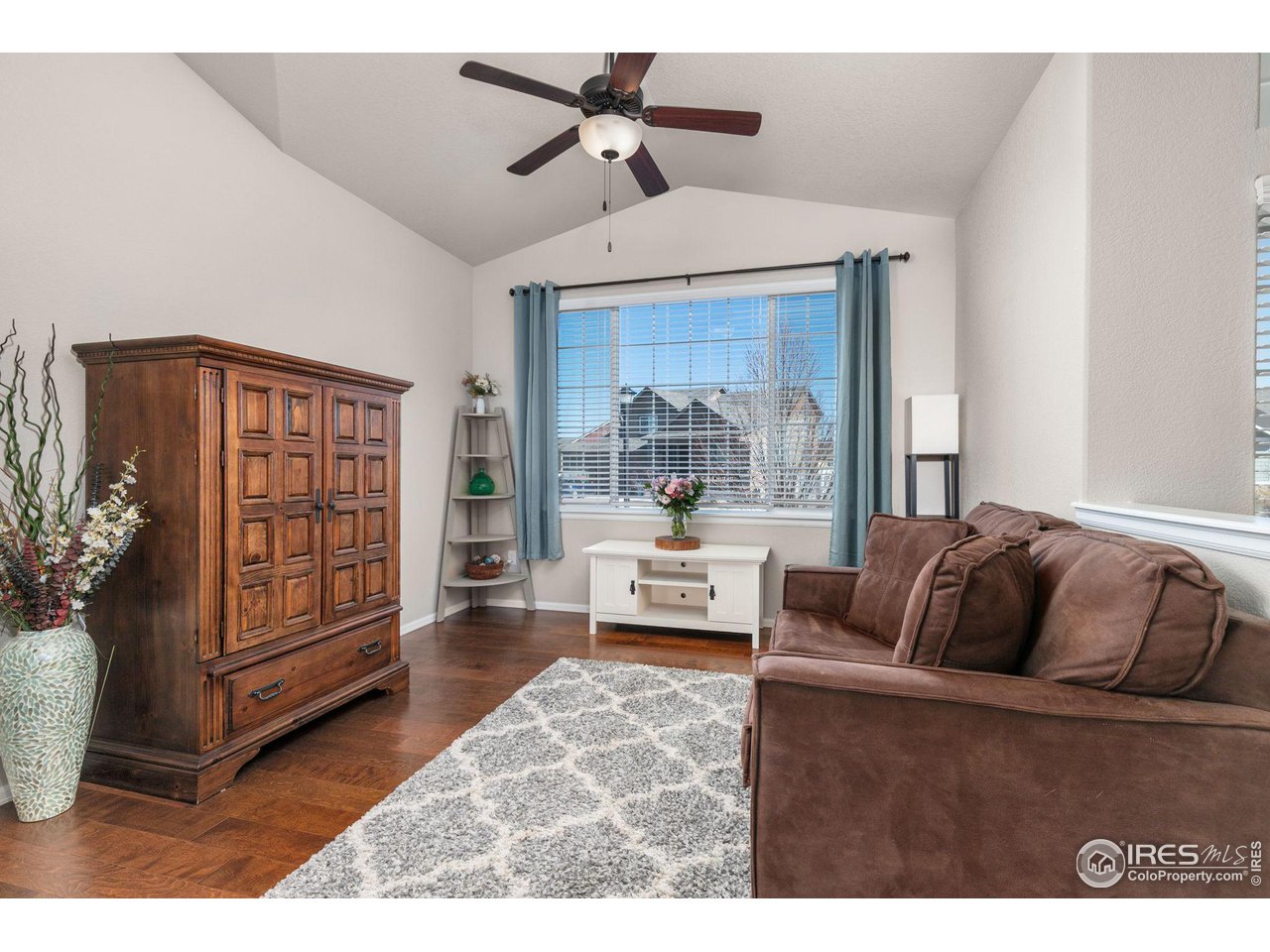 262 Pinebrook Ct