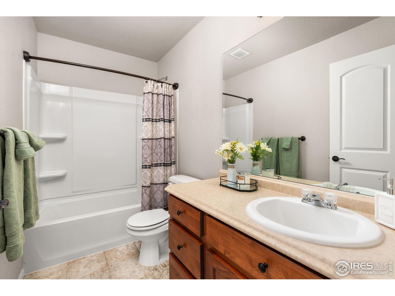 262 Pinebrook Ct