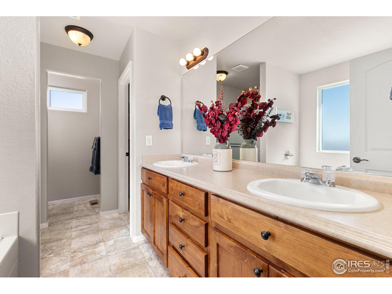 262 Pinebrook Ct