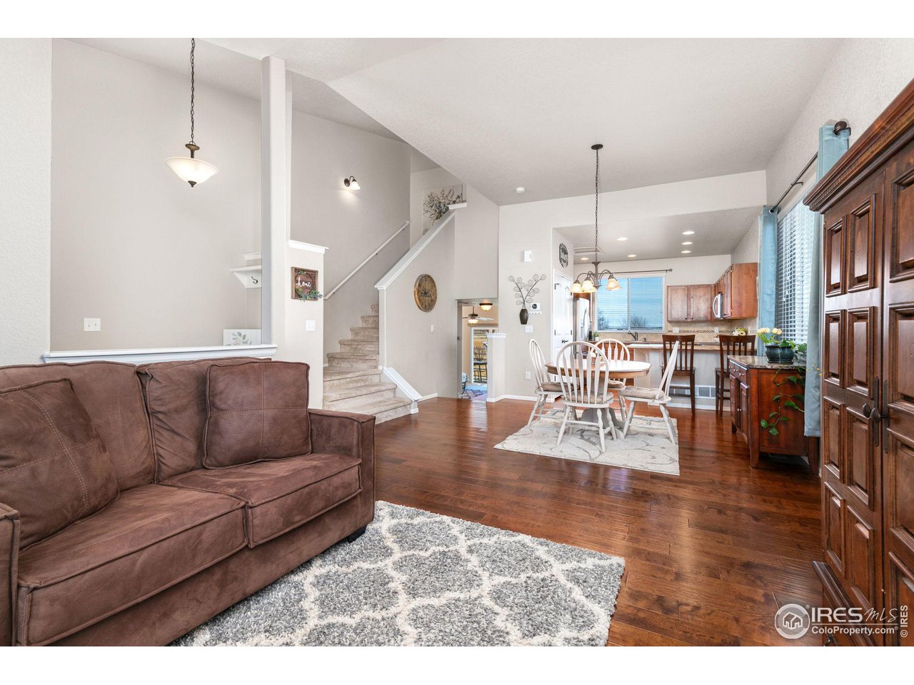 262 Pinebrook Ct