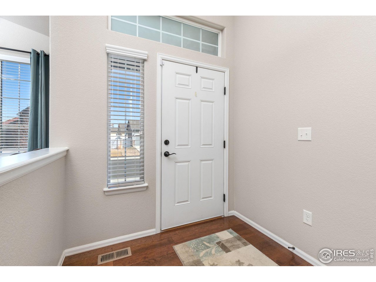 262 Pinebrook Ct