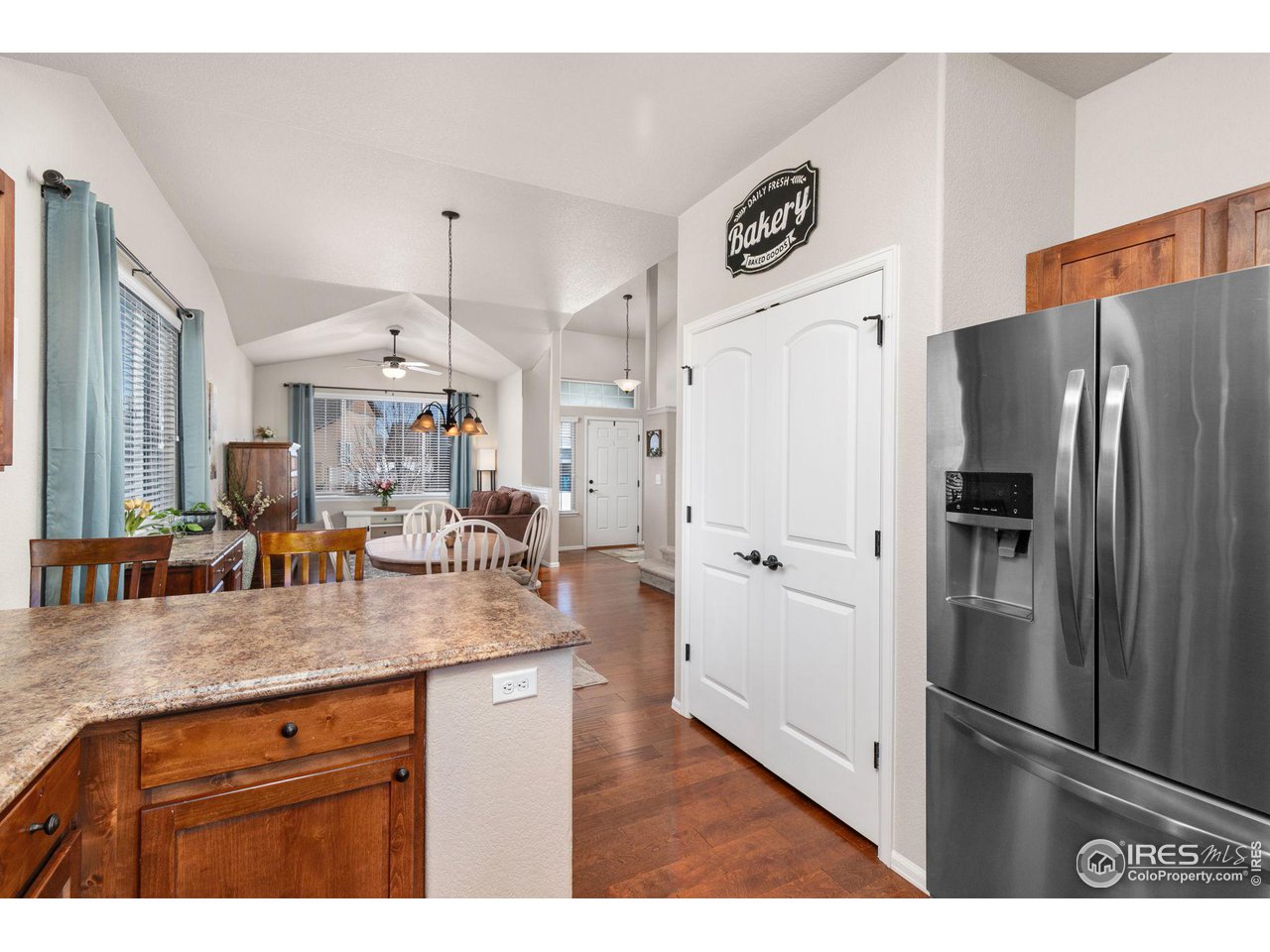 262 Pinebrook Ct
