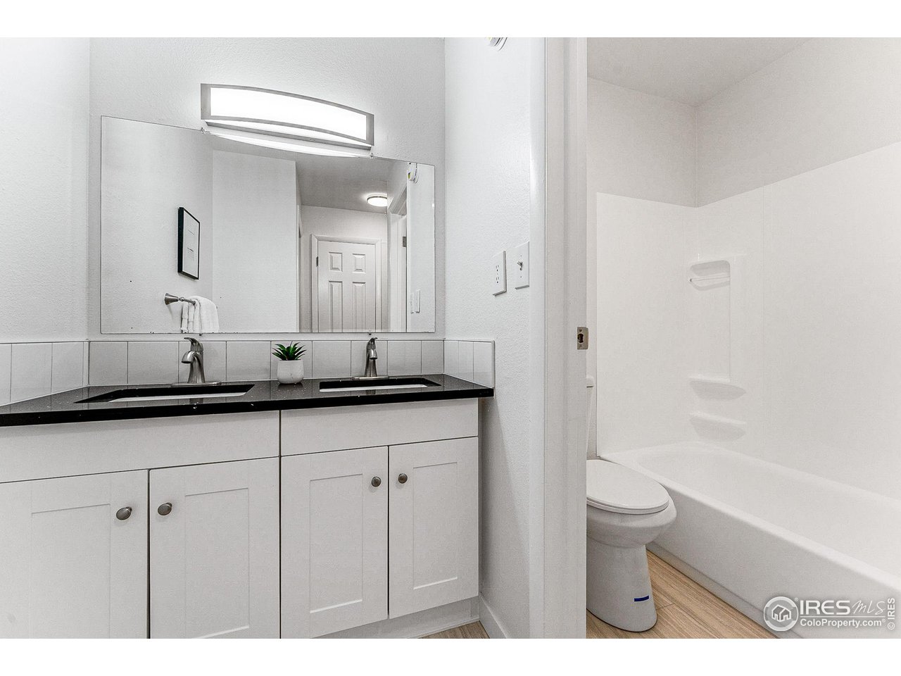 3423 Madison Ave X-131