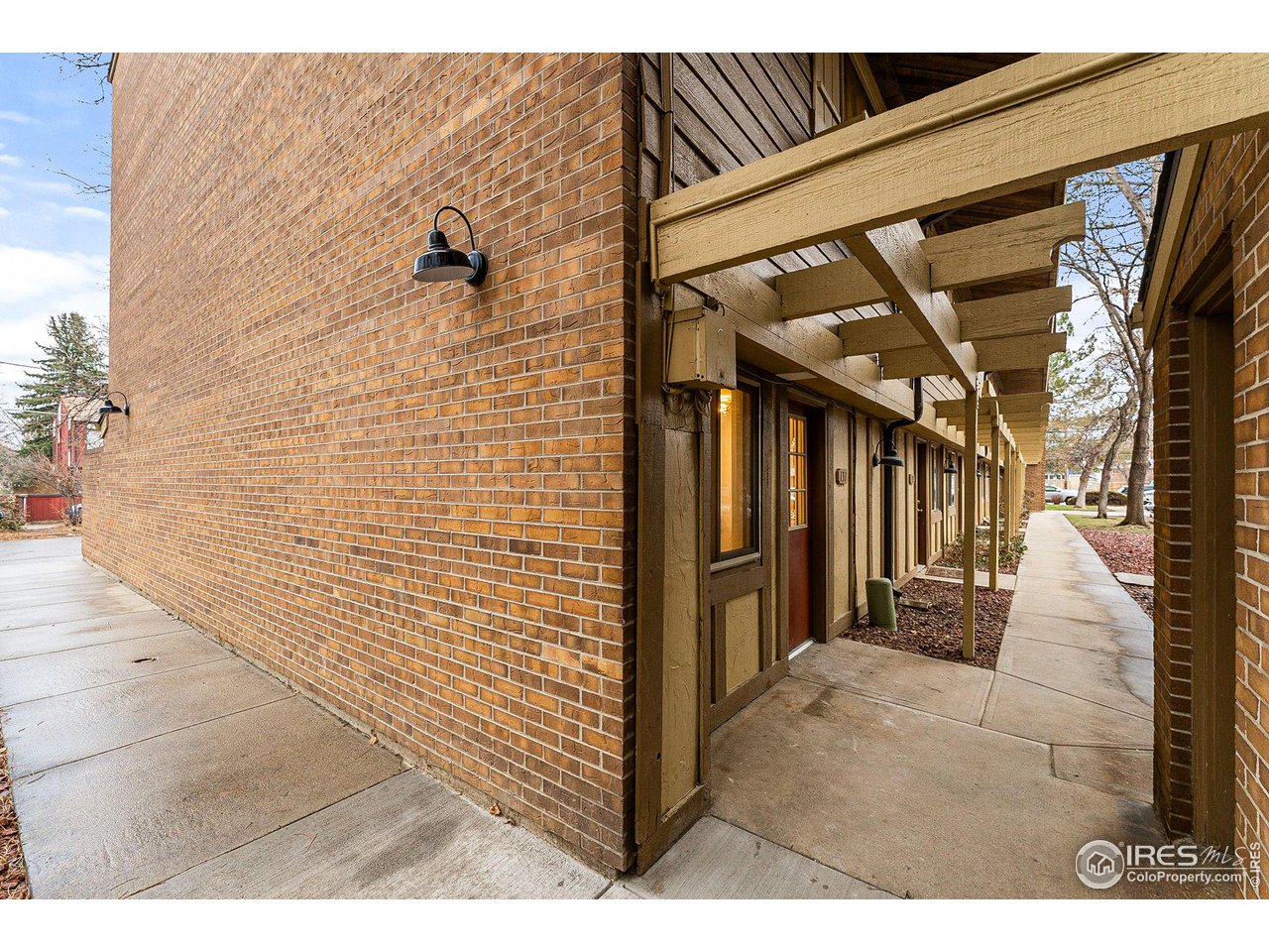 3423 Madison Ave X-131