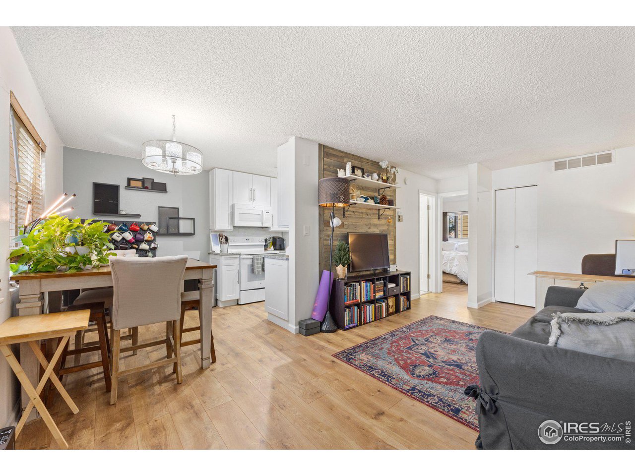 3383 Madison Ave W-227