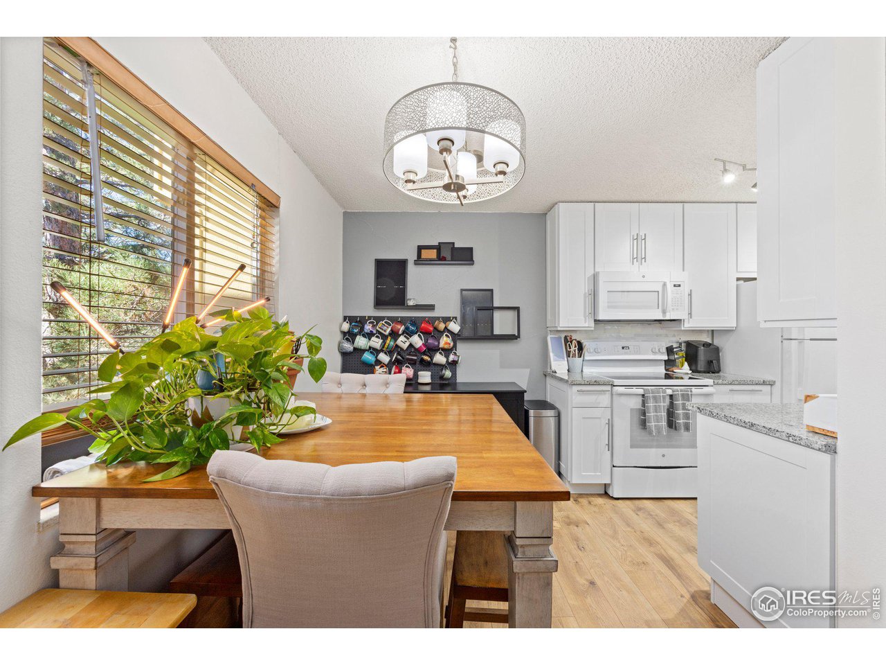 3383 Madison Ave W-227