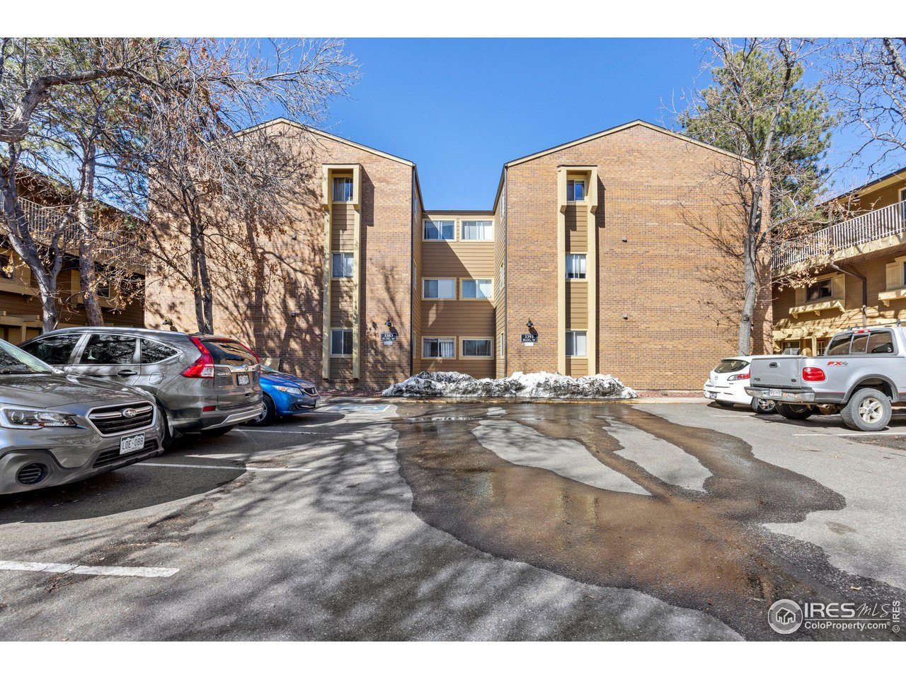 3383 Madison Ave W-227