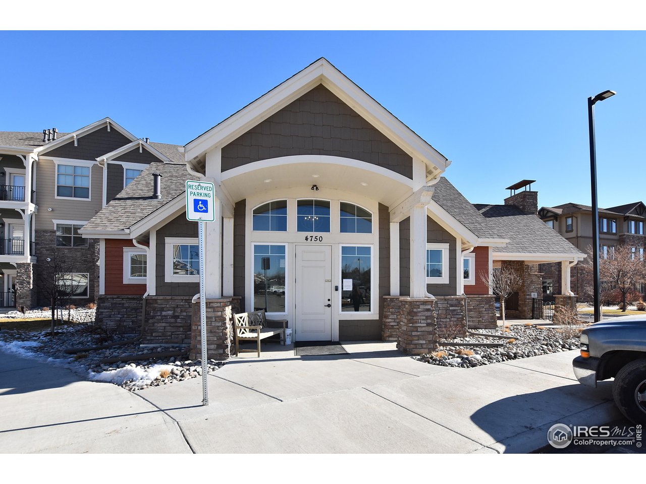 4642 Hahns Peak Dr 1-102