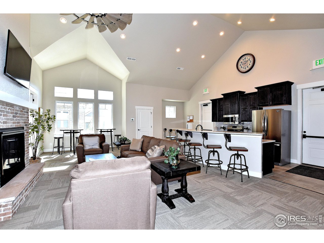 4642 Hahns Peak Dr 1-102