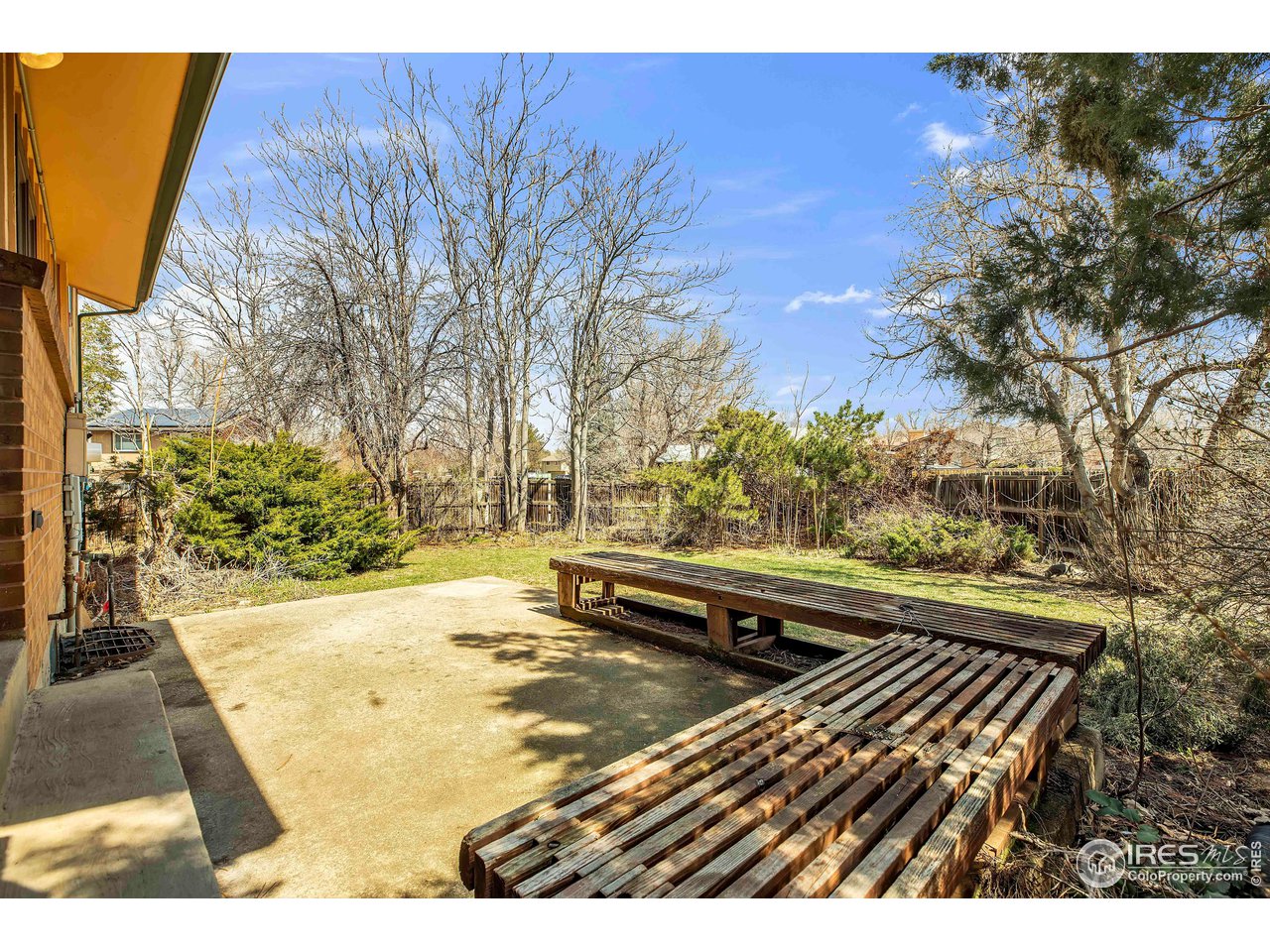 592 Blackhawk Rd