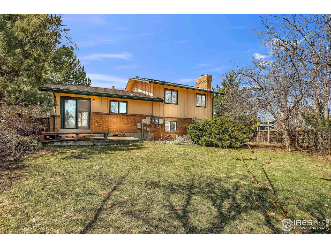 592 Blackhawk Rd