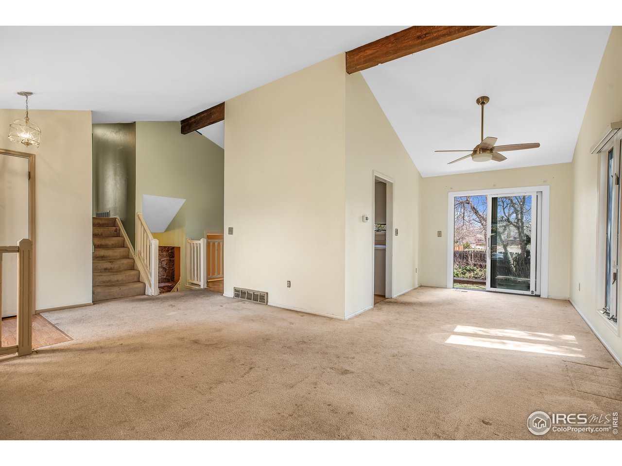 592 Blackhawk Rd