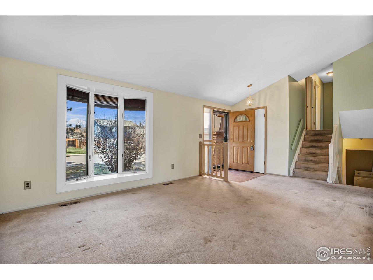 592 Blackhawk Rd