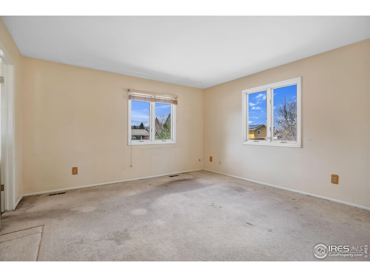 592 Blackhawk Rd