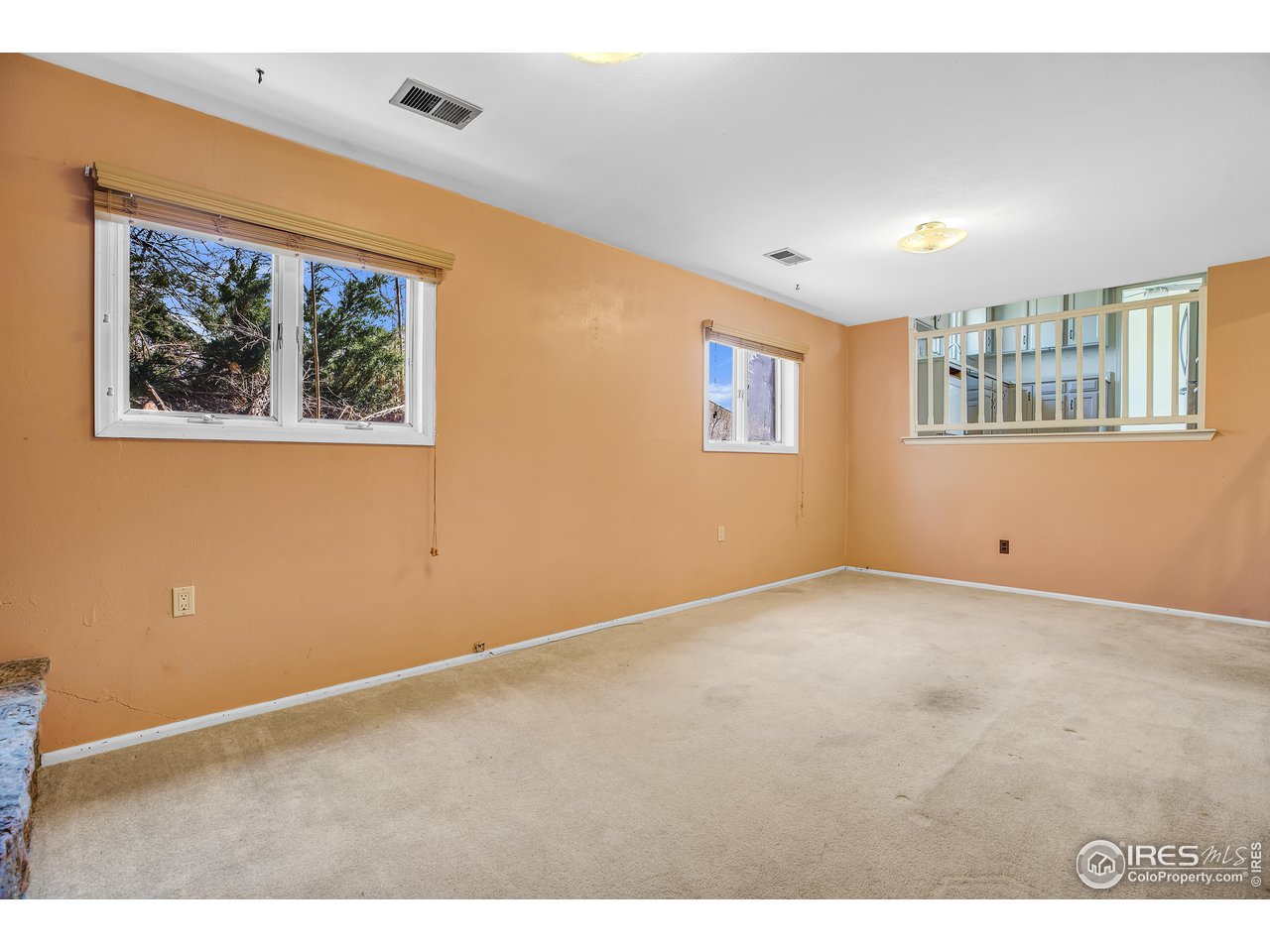 592 Blackhawk Rd