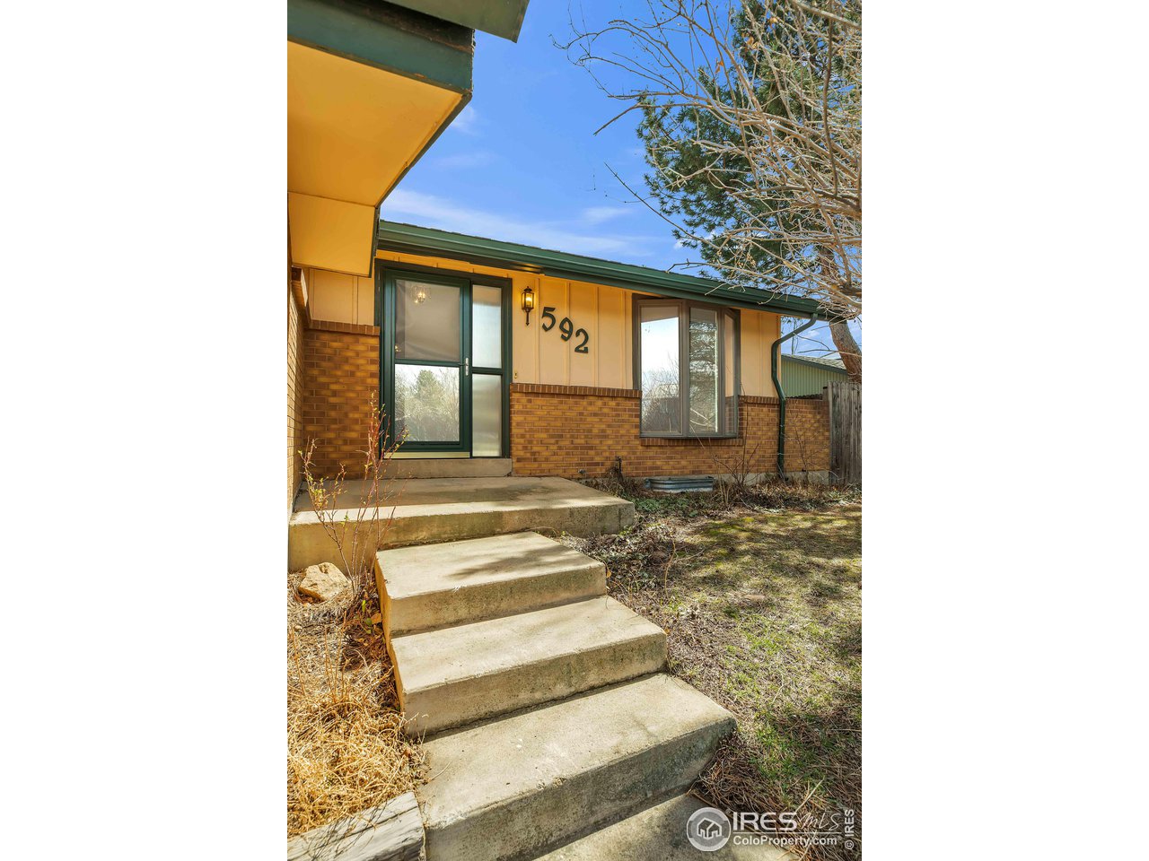 592 Blackhawk Rd