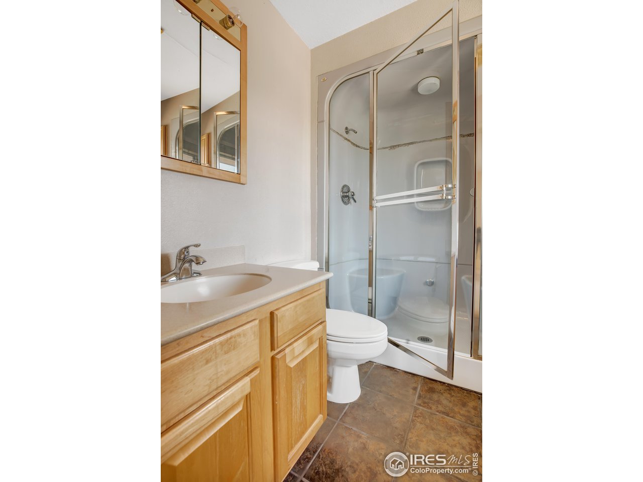 592 Blackhawk Rd