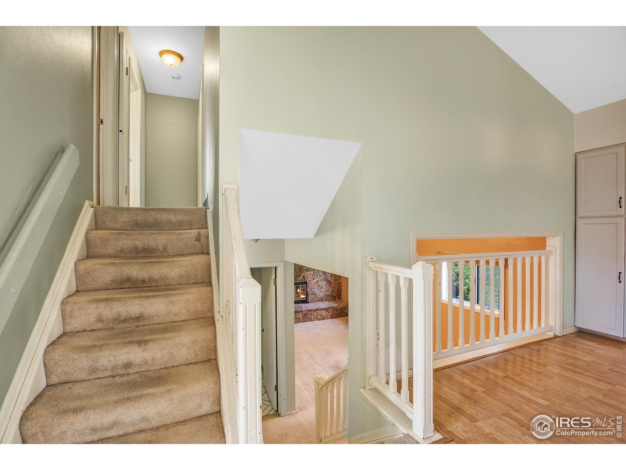 592 Blackhawk Rd