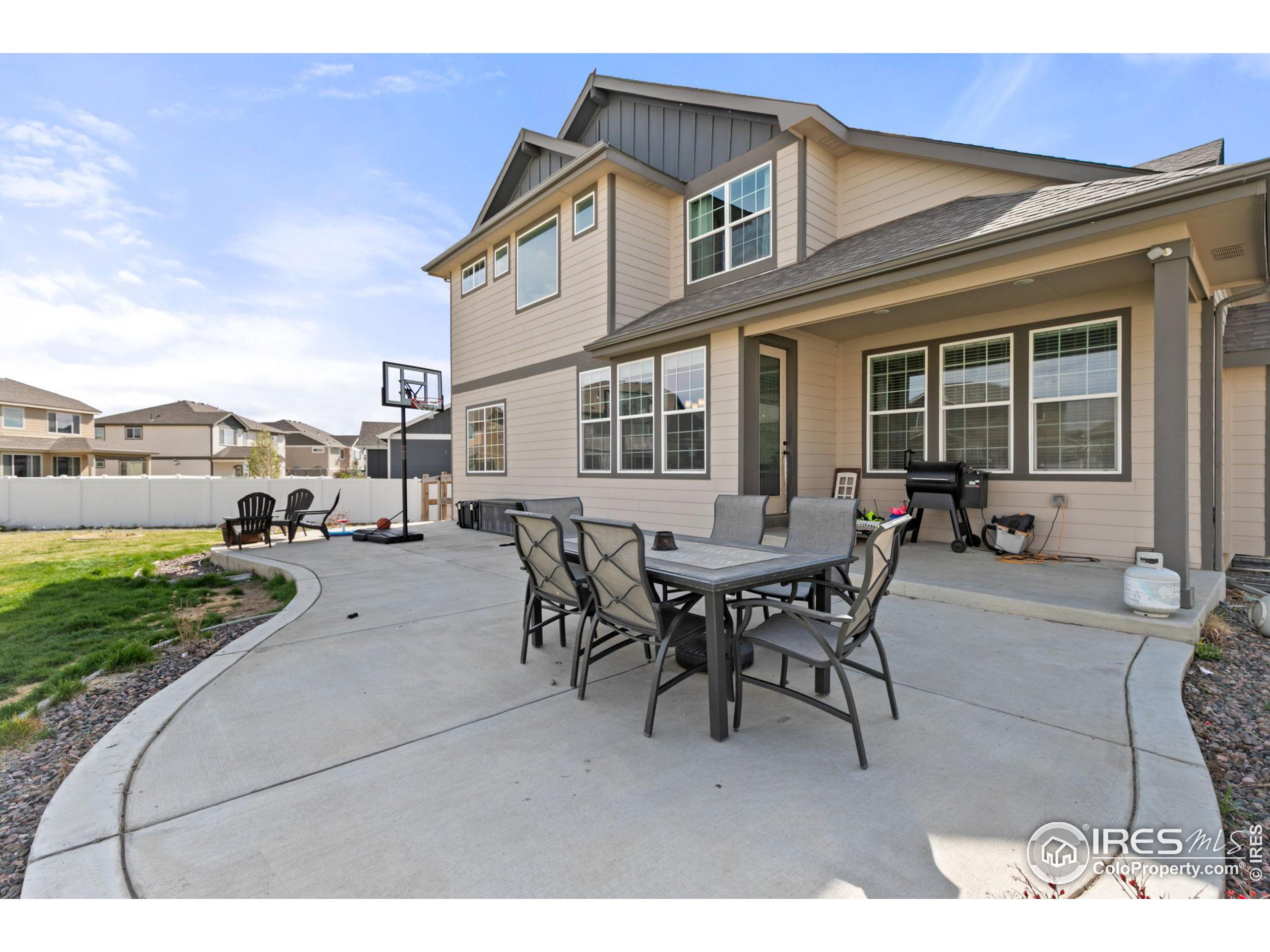 578 Ellingwood Pointe Dr