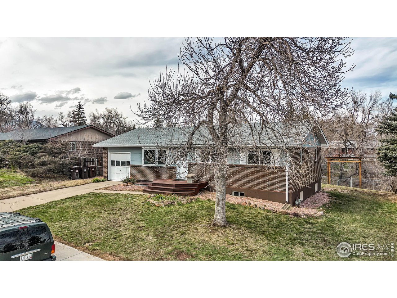 4545 Whitney Pl