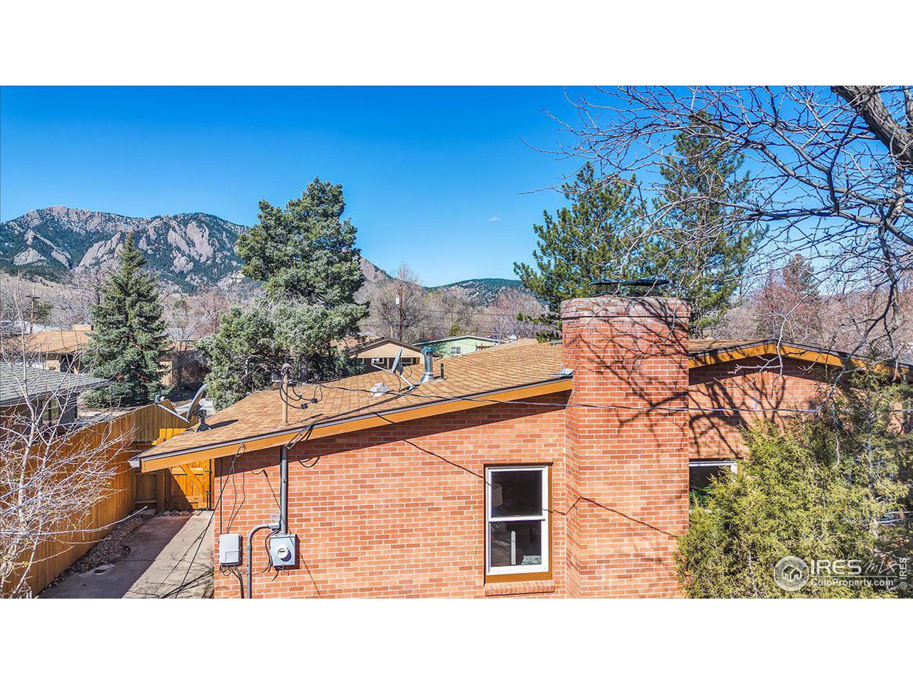 380 S 40th St