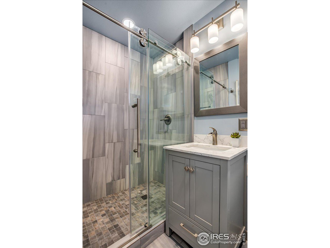 380 S 40th St