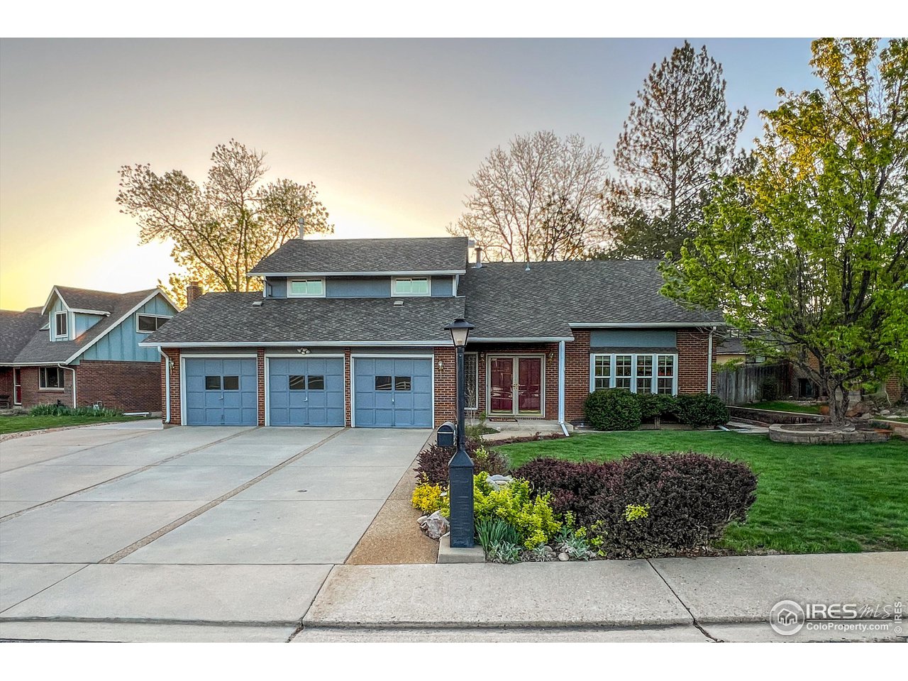 3563 Lakeshore Dr