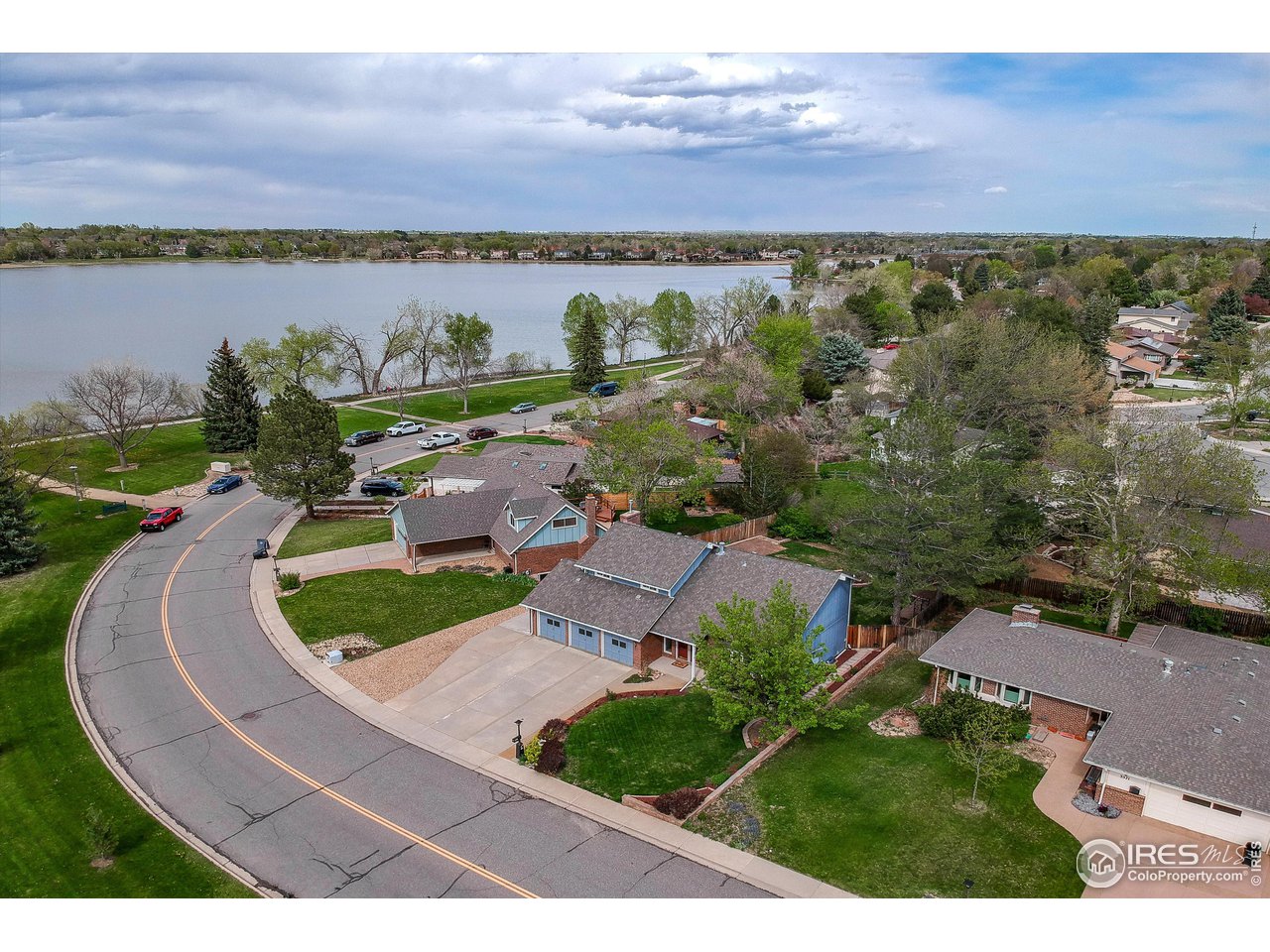 3563 Lakeshore Dr