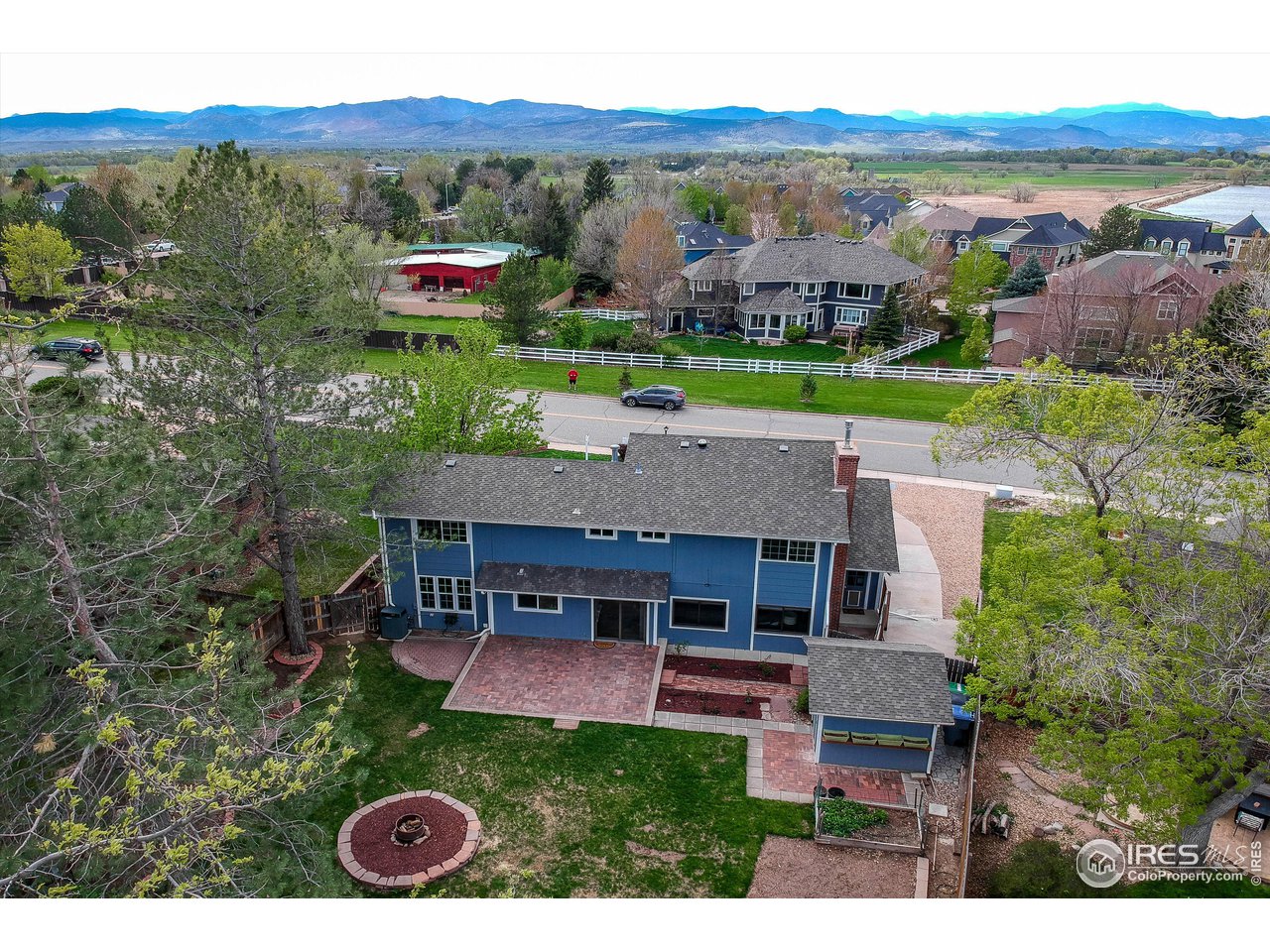 3563 Lakeshore Dr