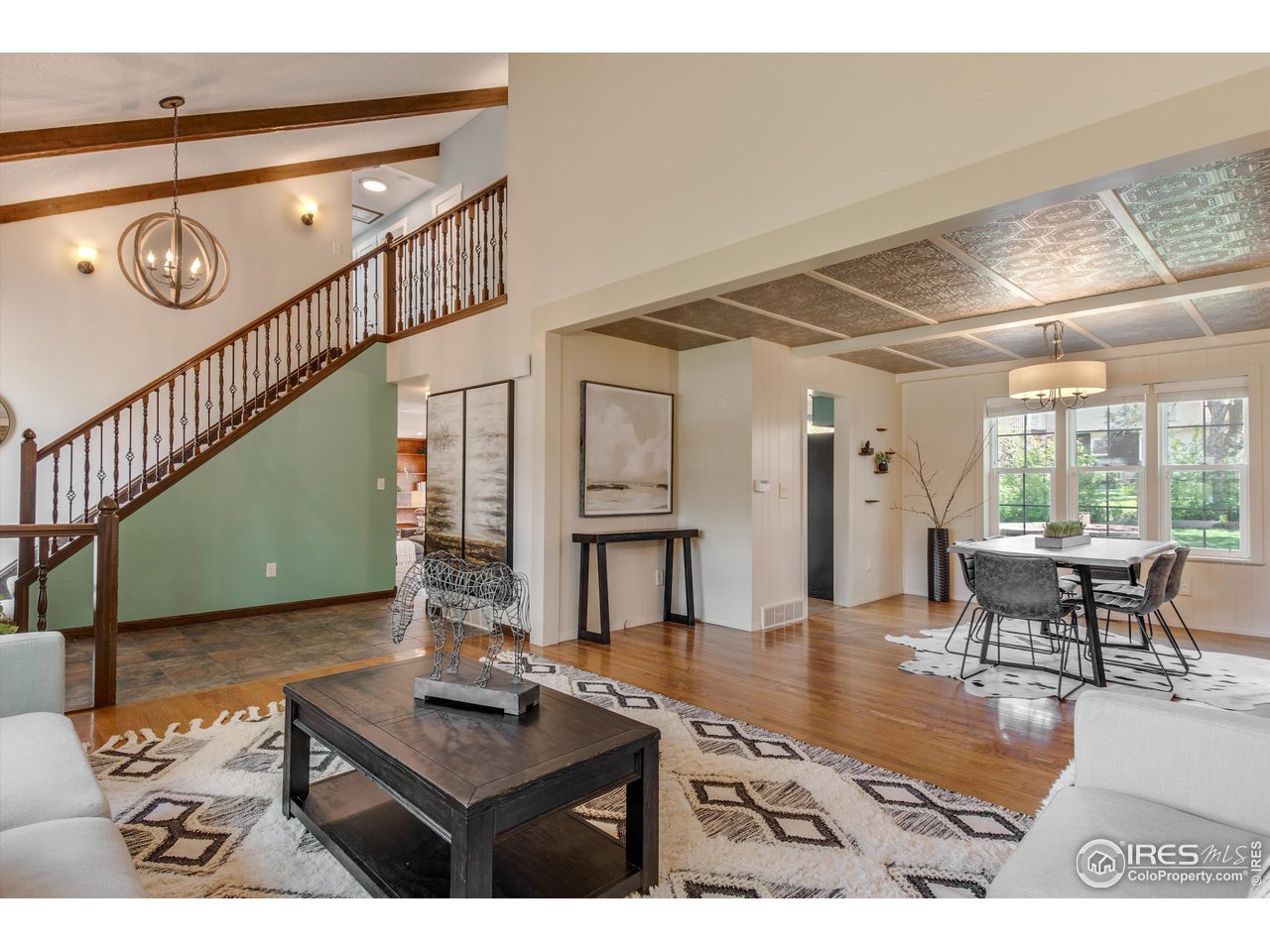 3563 Lakeshore Dr